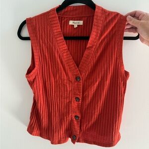 Madewell Red ribbed tank top with buttons.